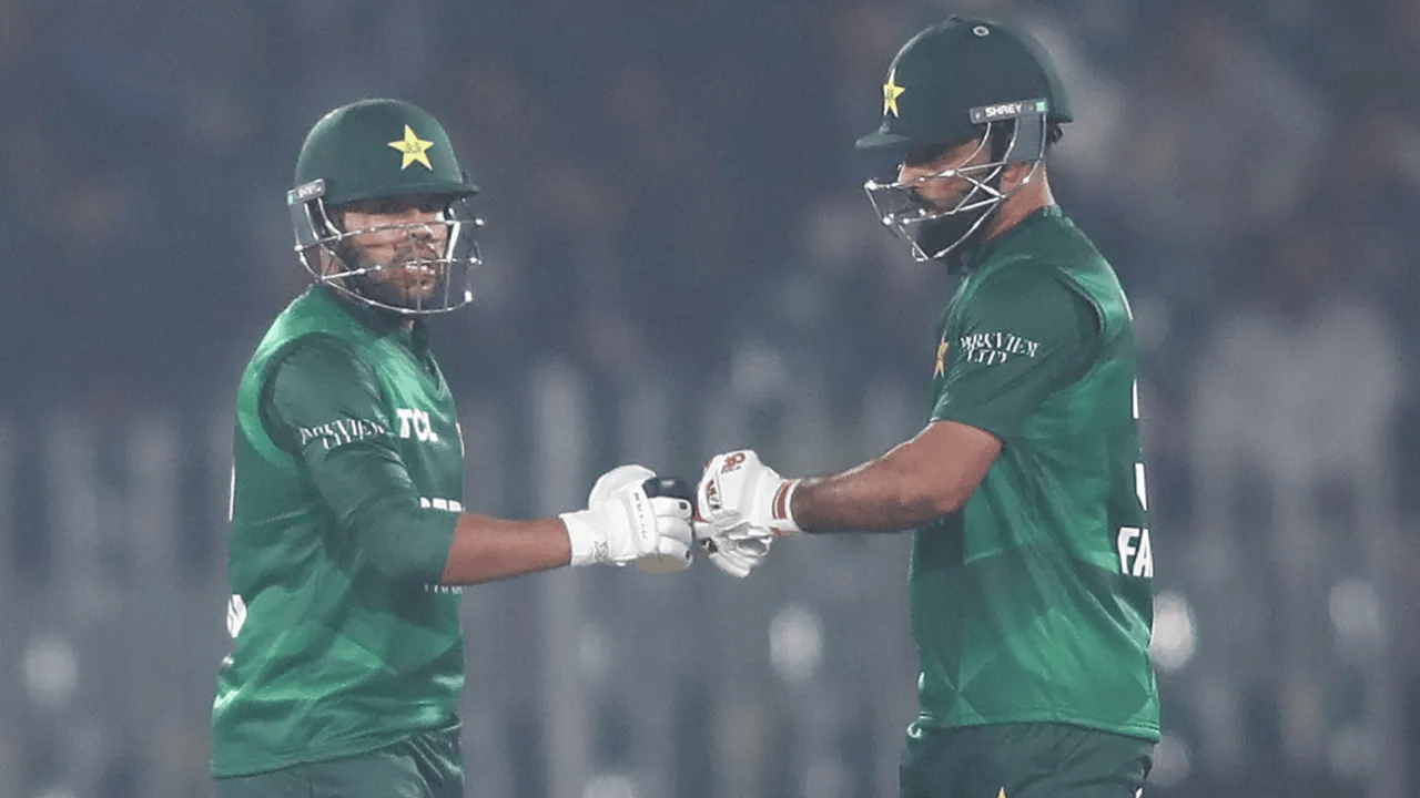 Pakistan earned their first tri-series points with a thrilling win against Zimbabwe. Despite Zimbabwe’s explosive 91/1 start, they collapsed to 147/8. Fakhar Zaman and Mohammad Nawaz finished the chase in the final over. Full match analysis, highlights, turning points, and player performances.