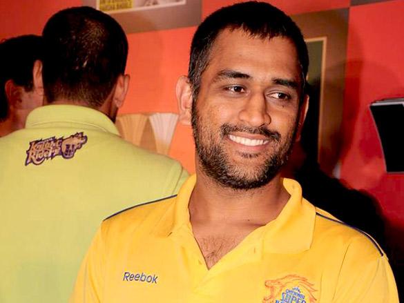 IPL 2024: Fan Breaches Security, Touches MS Dhoni’s Feet During GT vs CSK Match.