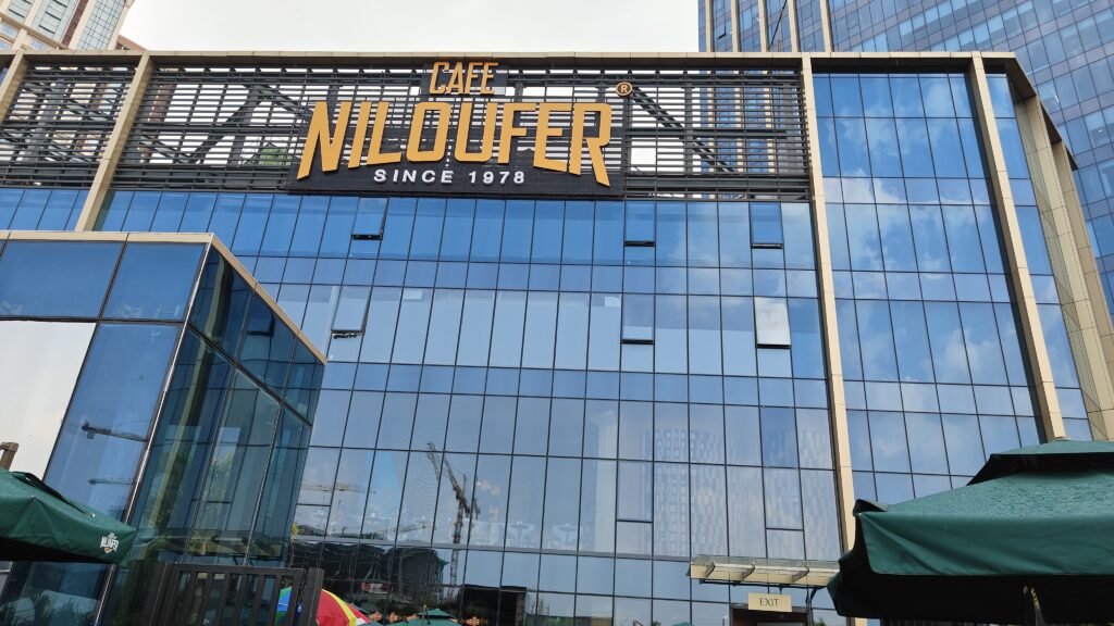 Explore Café Niloufer’s HiTech City branch – home to the iconic 2-ton kettle and the best Irani chai in Hyderabad. A must-visit for tea lovers!